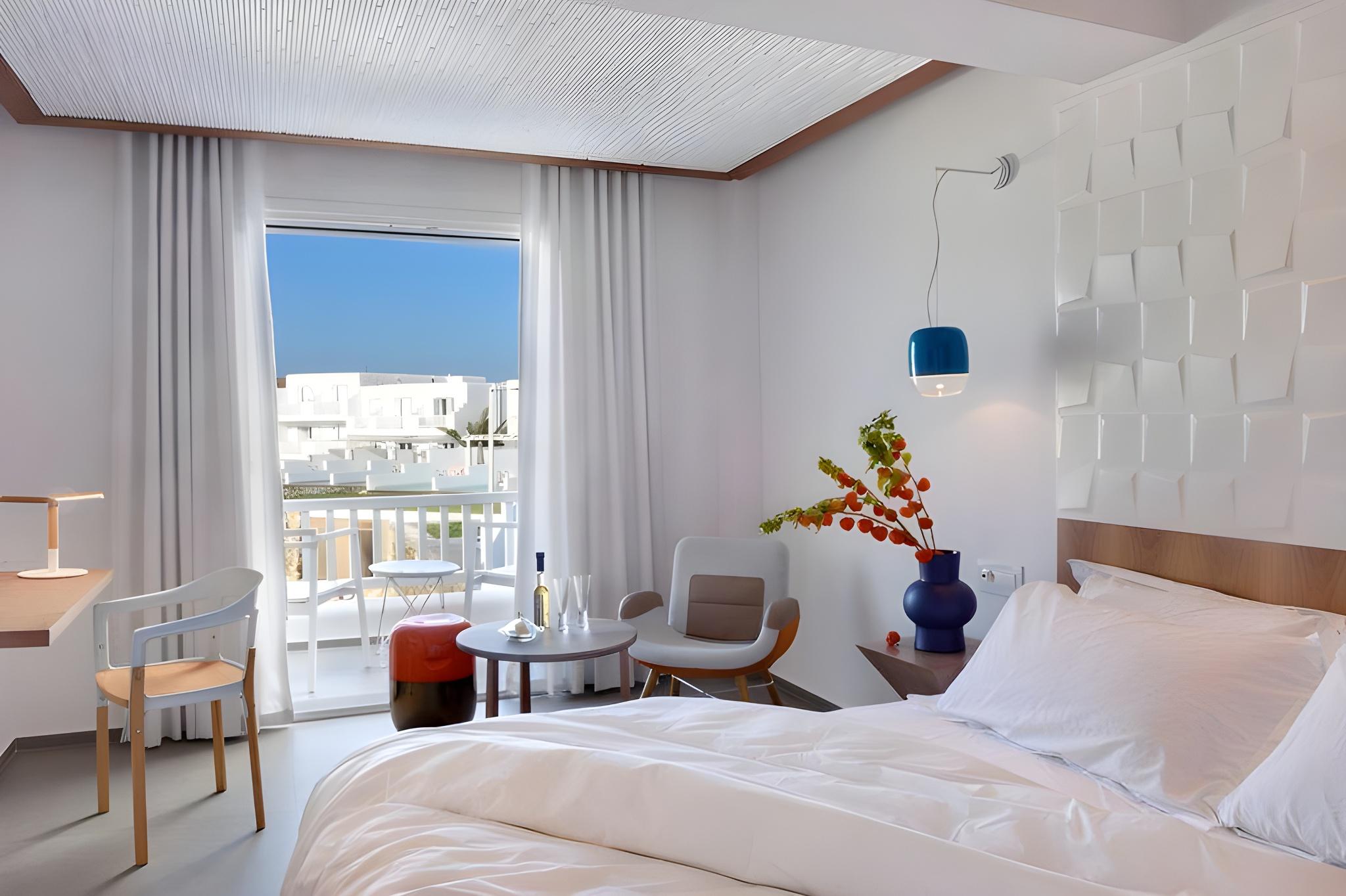 Deluxe, Double Bed, Lateral Side Sea View