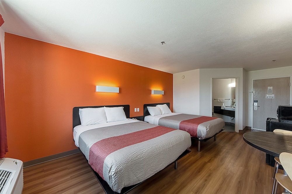 Motel6 San Antonio, TX - Downtown - Alamo Dome 23/54