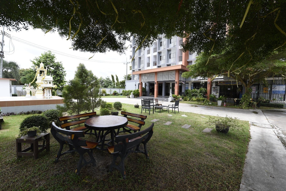 Grand Esie Service Apartment 22/24