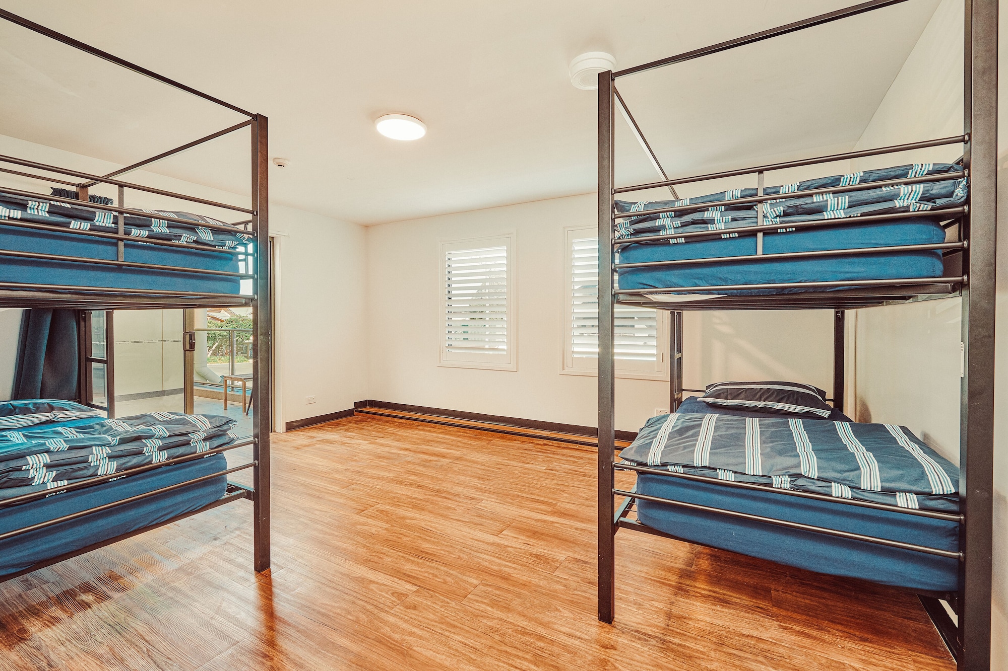 MIXED DORM, 4 BEDS