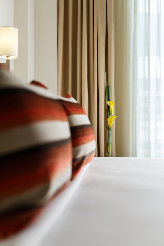 Sandal Suites Op. By Lemon Tree Hotels 18/50