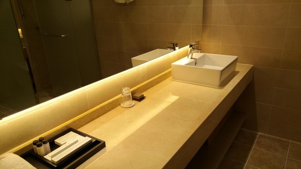 J Square Hotel 45/46