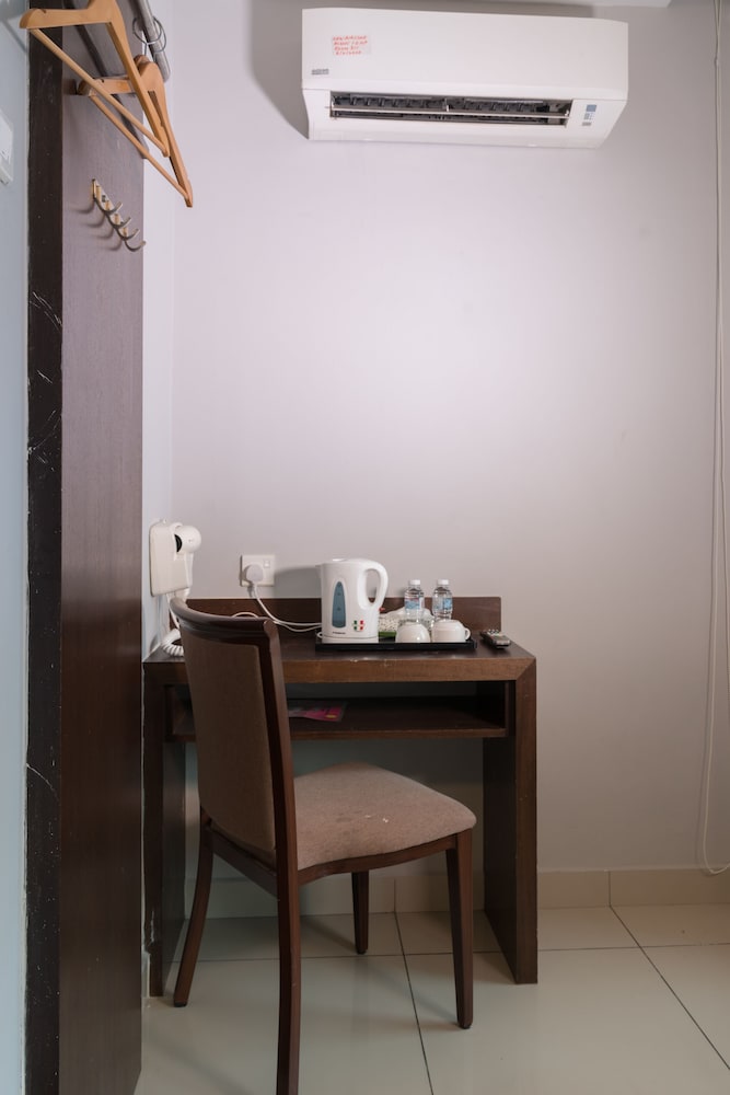 GM HOTEL SUNWAY METRO 54/57