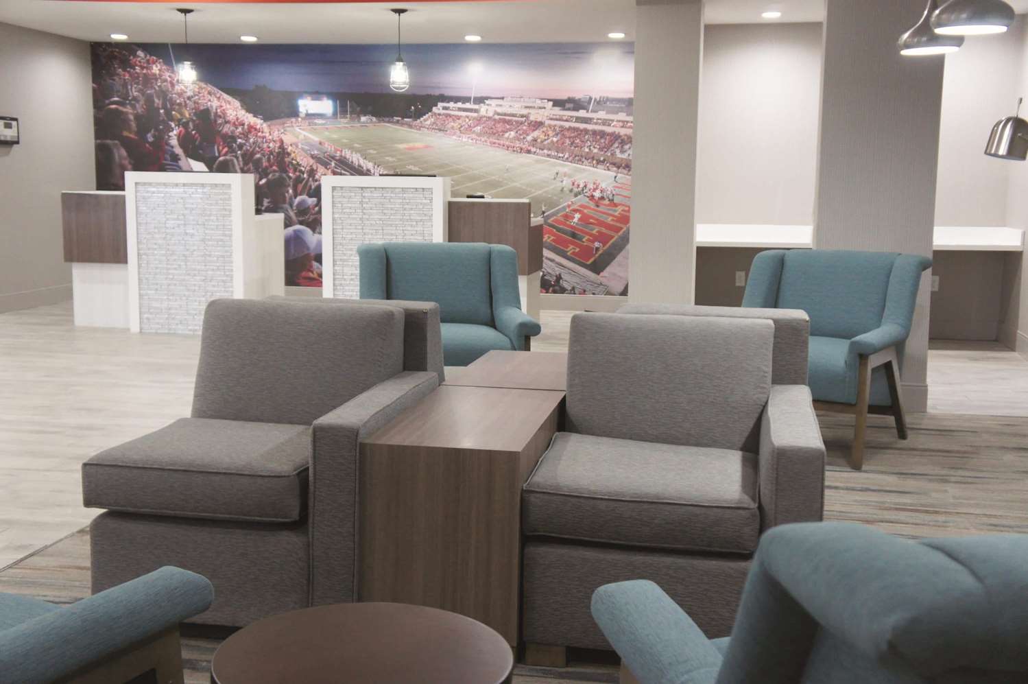 La Quinta Inn Suites By Wyndham Pittsburg 30/51