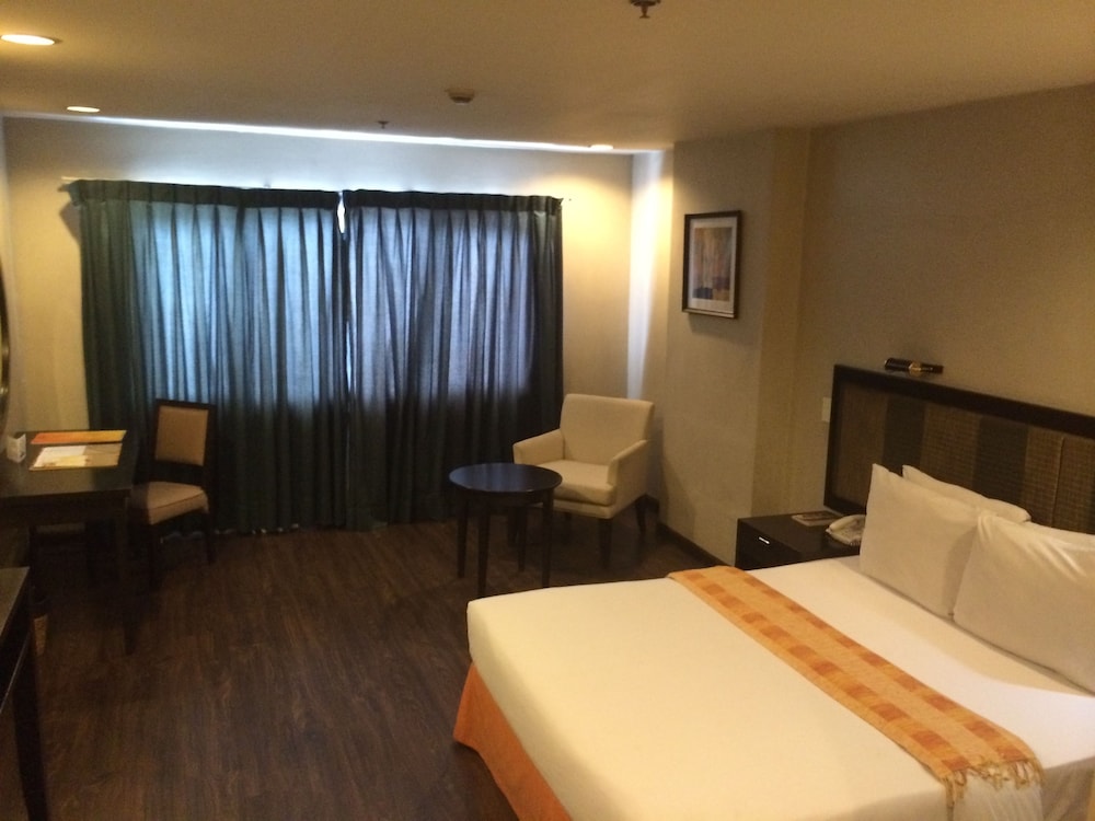 Baguio Burnham Suites 5/18