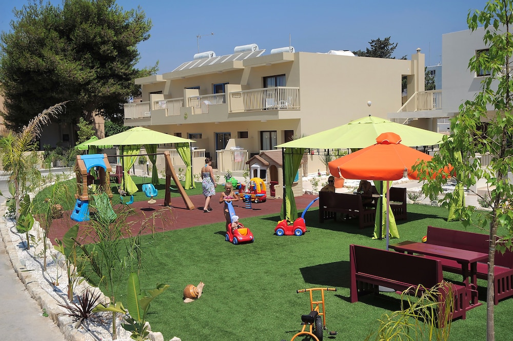 Nelia Gardens 34/48