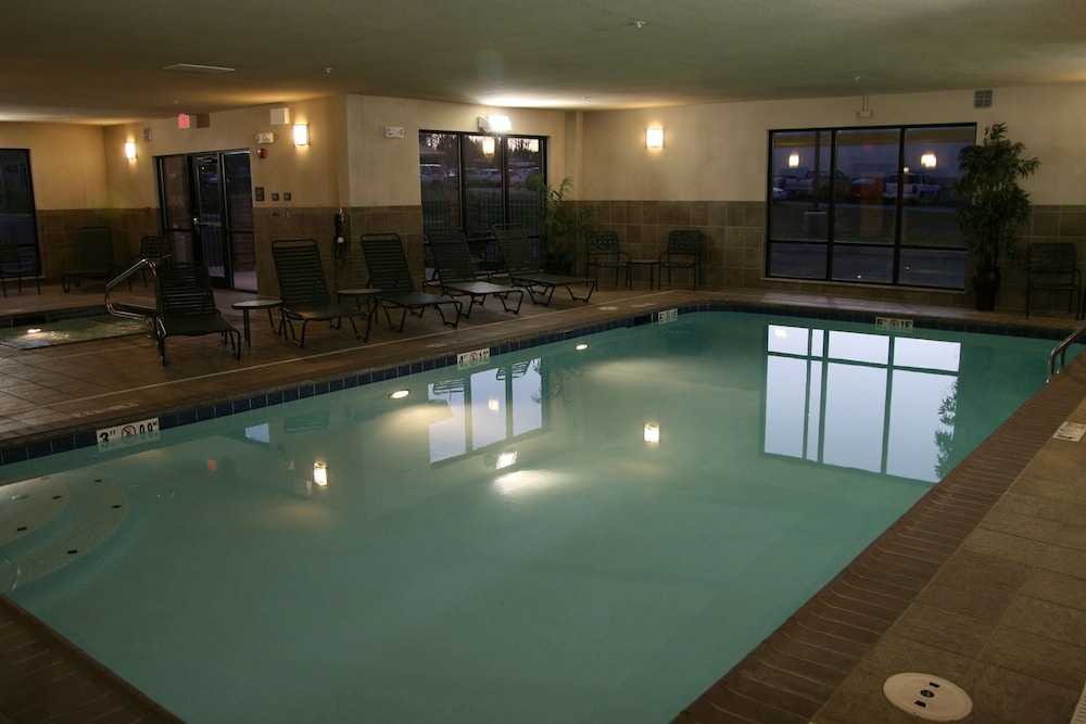 Hampton Inn and Suites New Castle 1/19