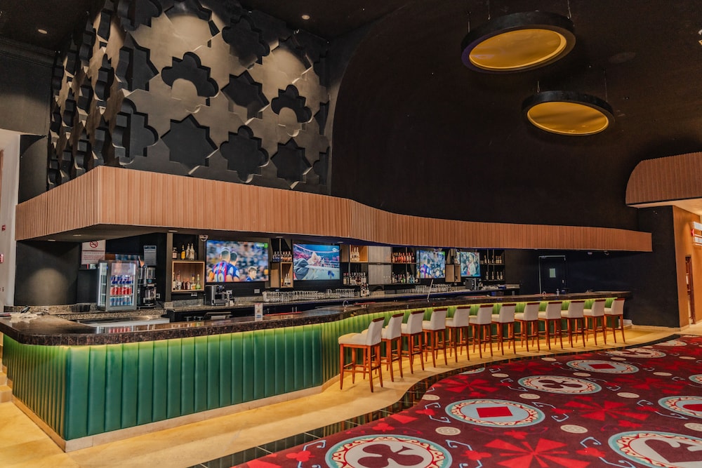 Waymore Hotel Spa & Casino 102/111