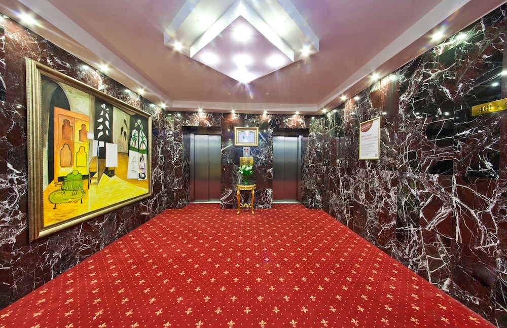 Novum Hotel Excelsior 4/56
