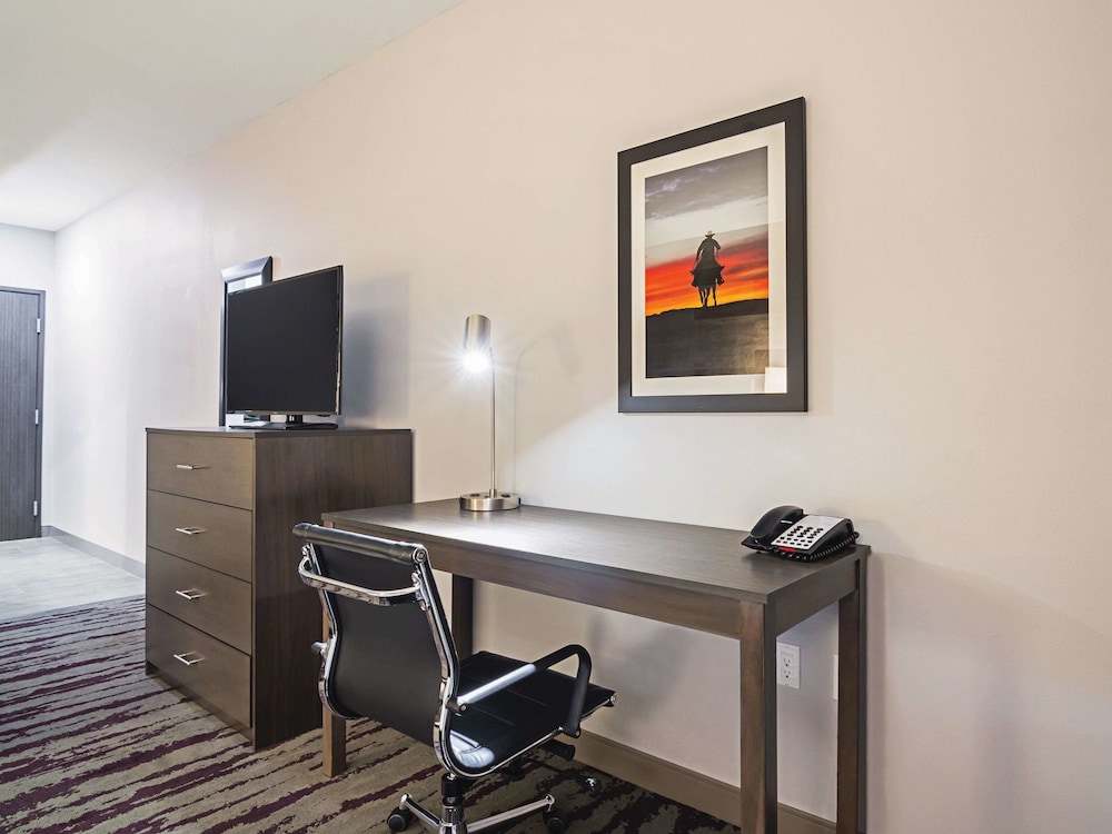 La Quinta Inn Suites By Wyndham Dallas Wylie 40/44