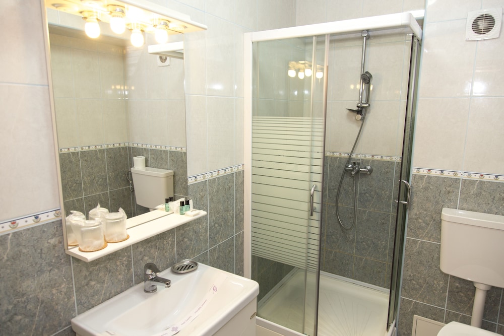 Herastrau Hotel 43/47