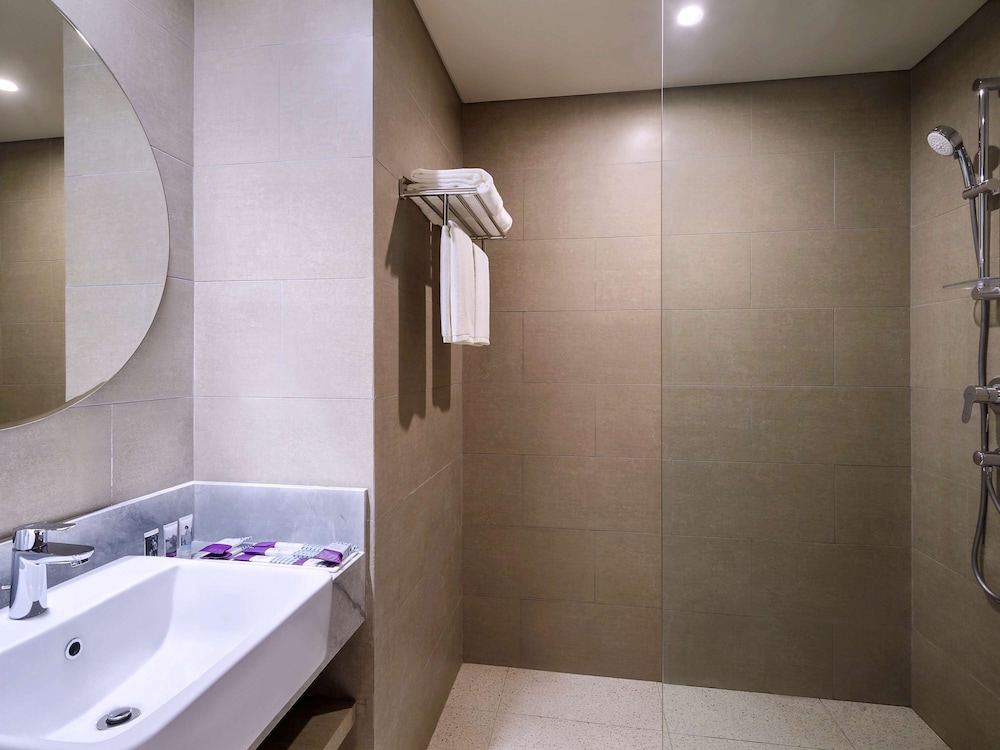 Mercure Bengkulu 9/66