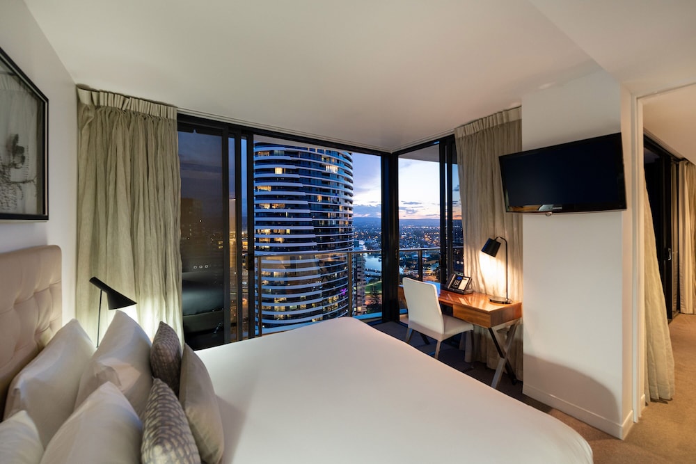 Peppers Broadbeach 18/68