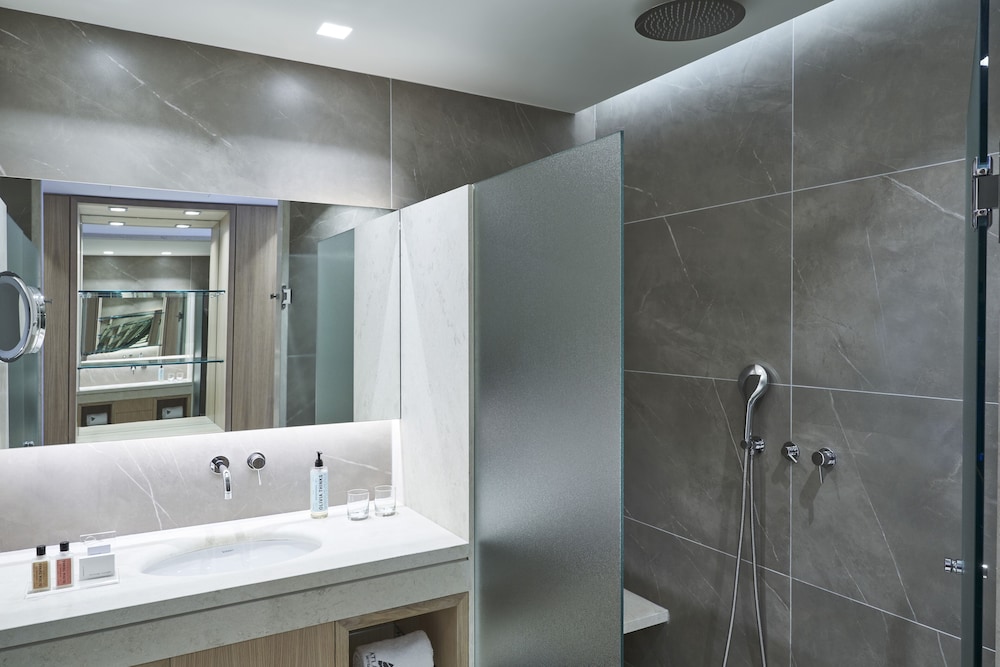 Swim Up, Junior Suite, 1 Queen and 1 Single Bed, Inland View
