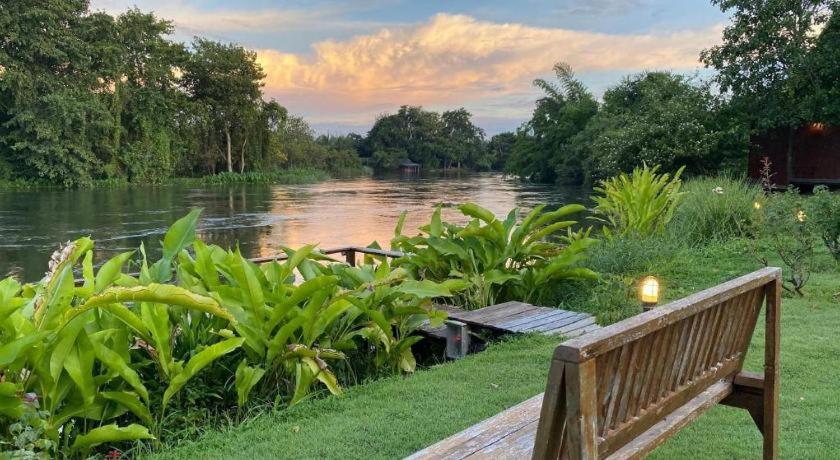 Ruen Maihom Riverside Cottage 46/63