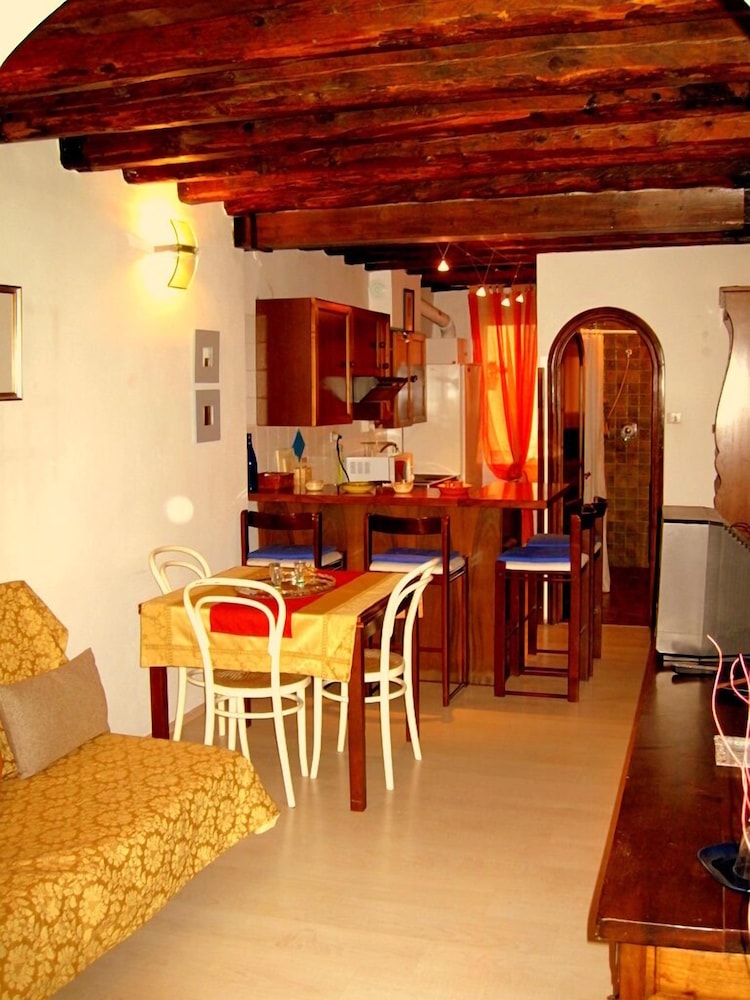 San Luca Hotel 51/55