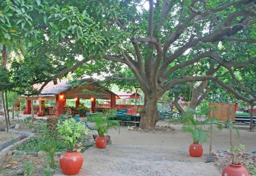 WelcomHeritage Maharani Bagh Orchard Retreat 15/47
