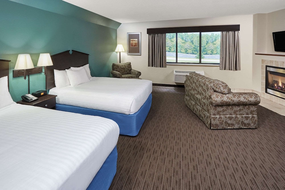 Americinn By Wyndham Green Bay East 24/52
