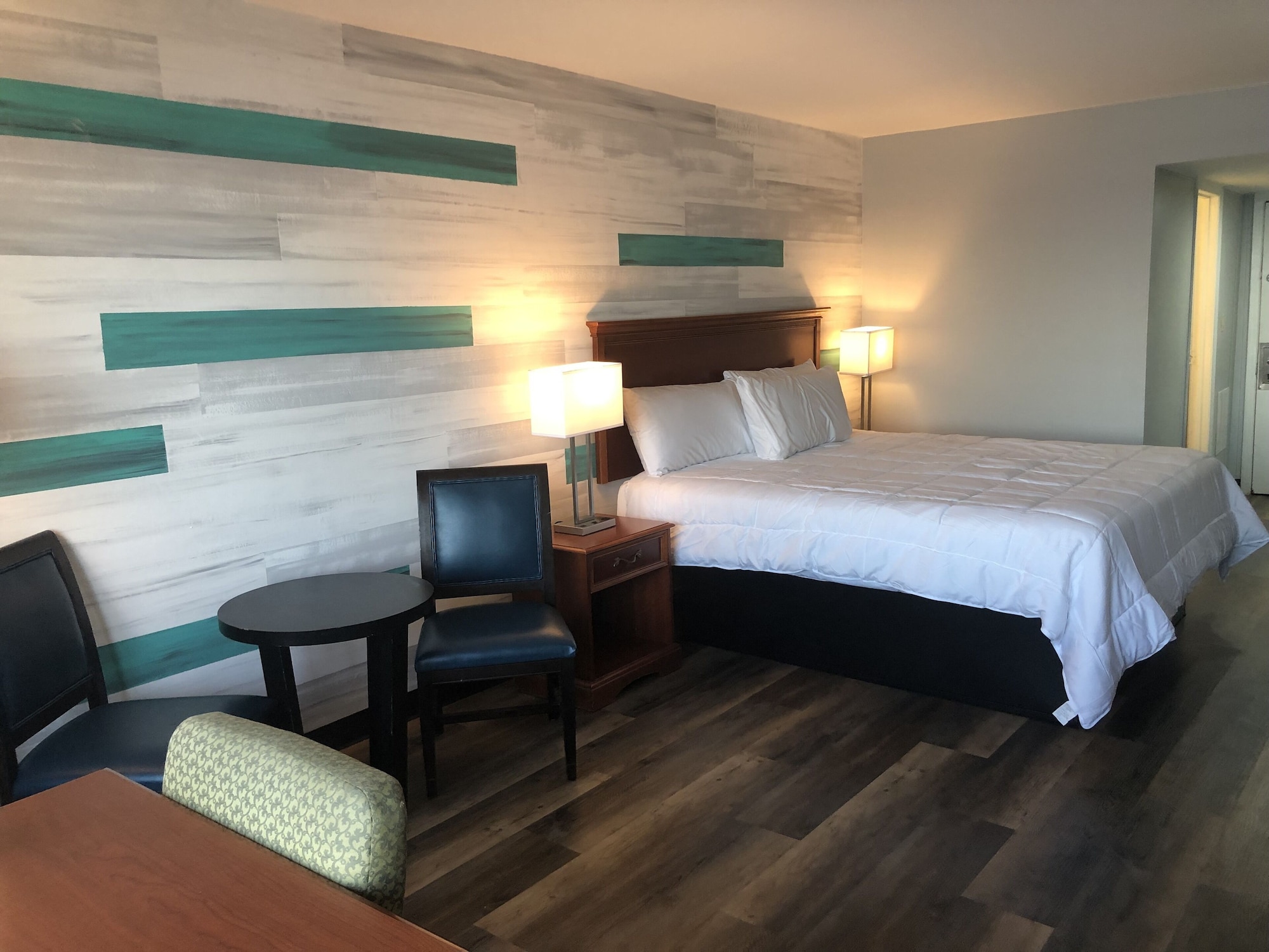 Signature, Studio, King Bed, Ocean Front
