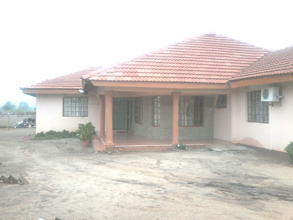 Sharon Avenue Guesthouse 15/17
