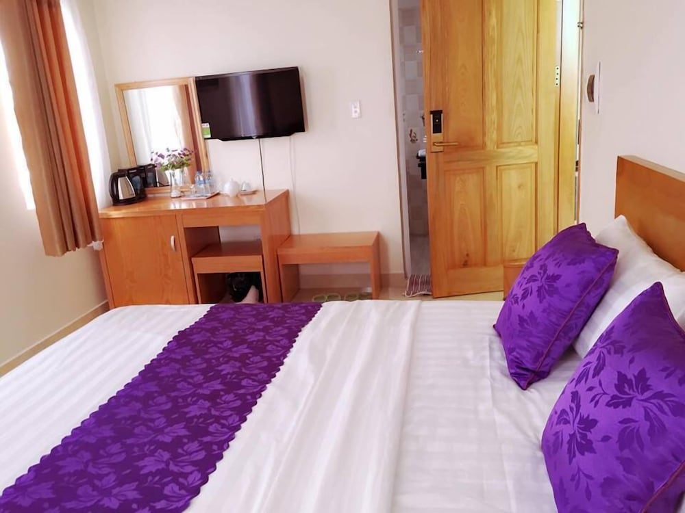 Lavender Hotel 18/50