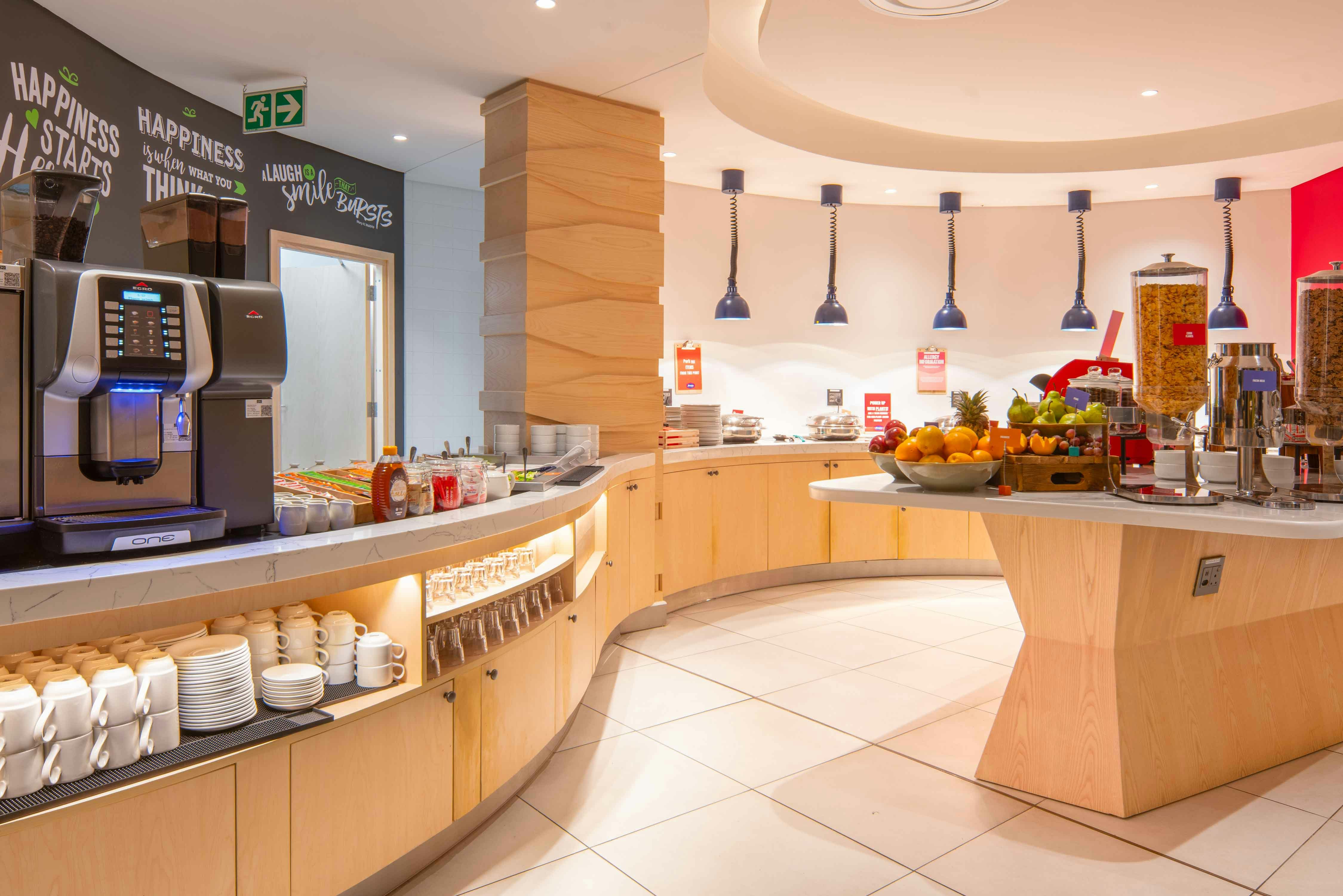 Hampton by Hilton Sandton Grayston 9/40