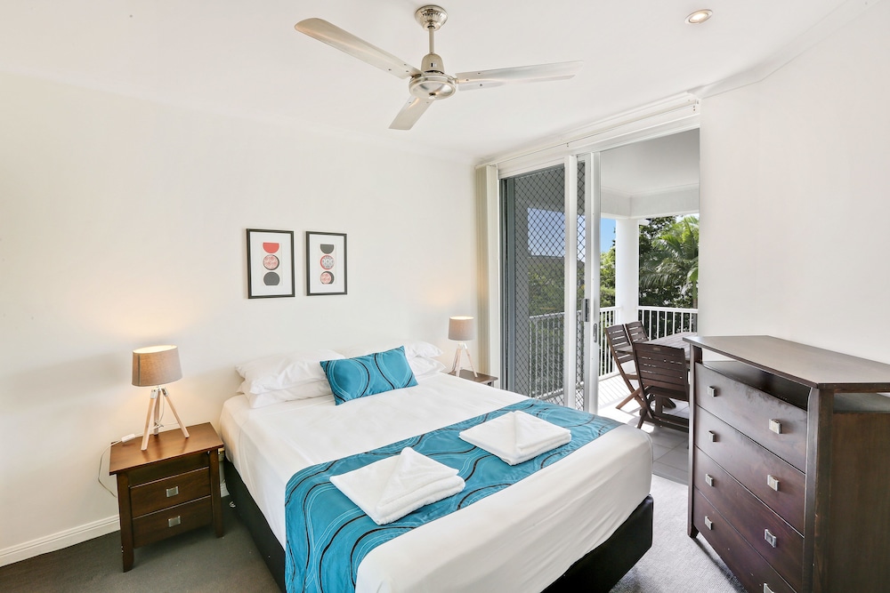 On the Beach Holiday Apartments 26/68