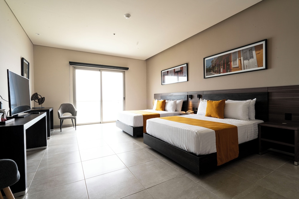Deluxe, 2 Queen Beds, Ocean View, Balcony