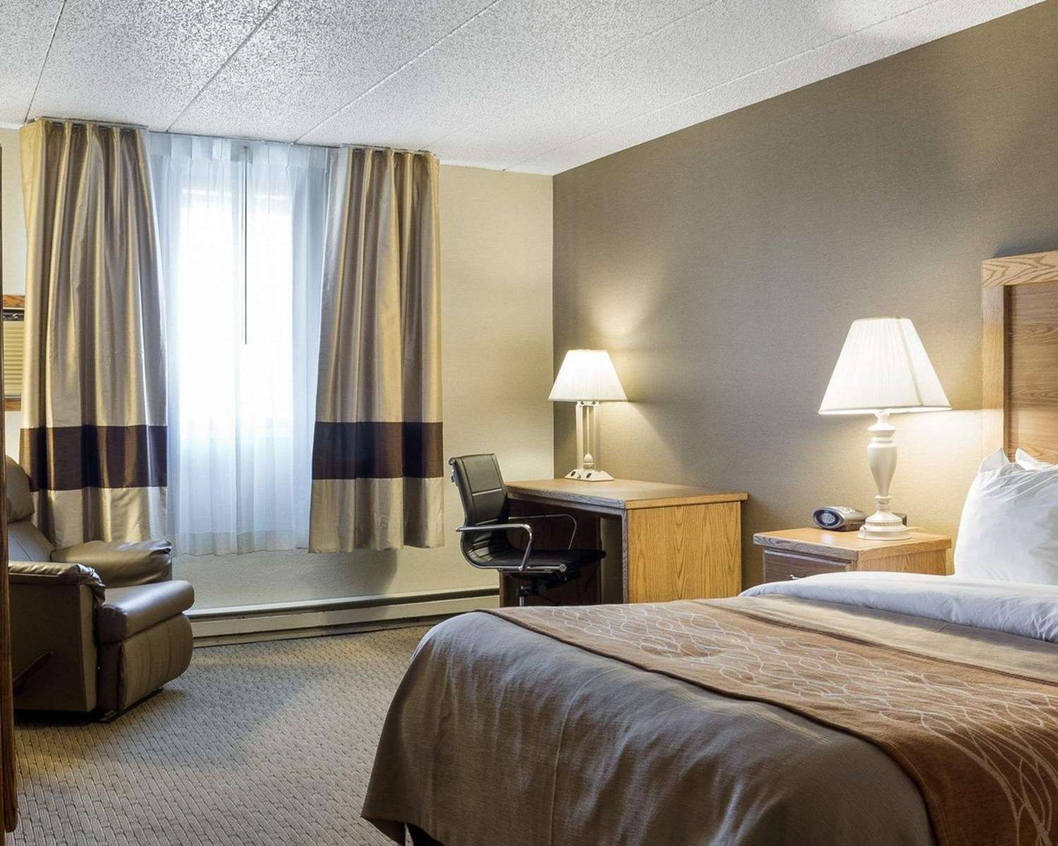 Room, Queen Bed