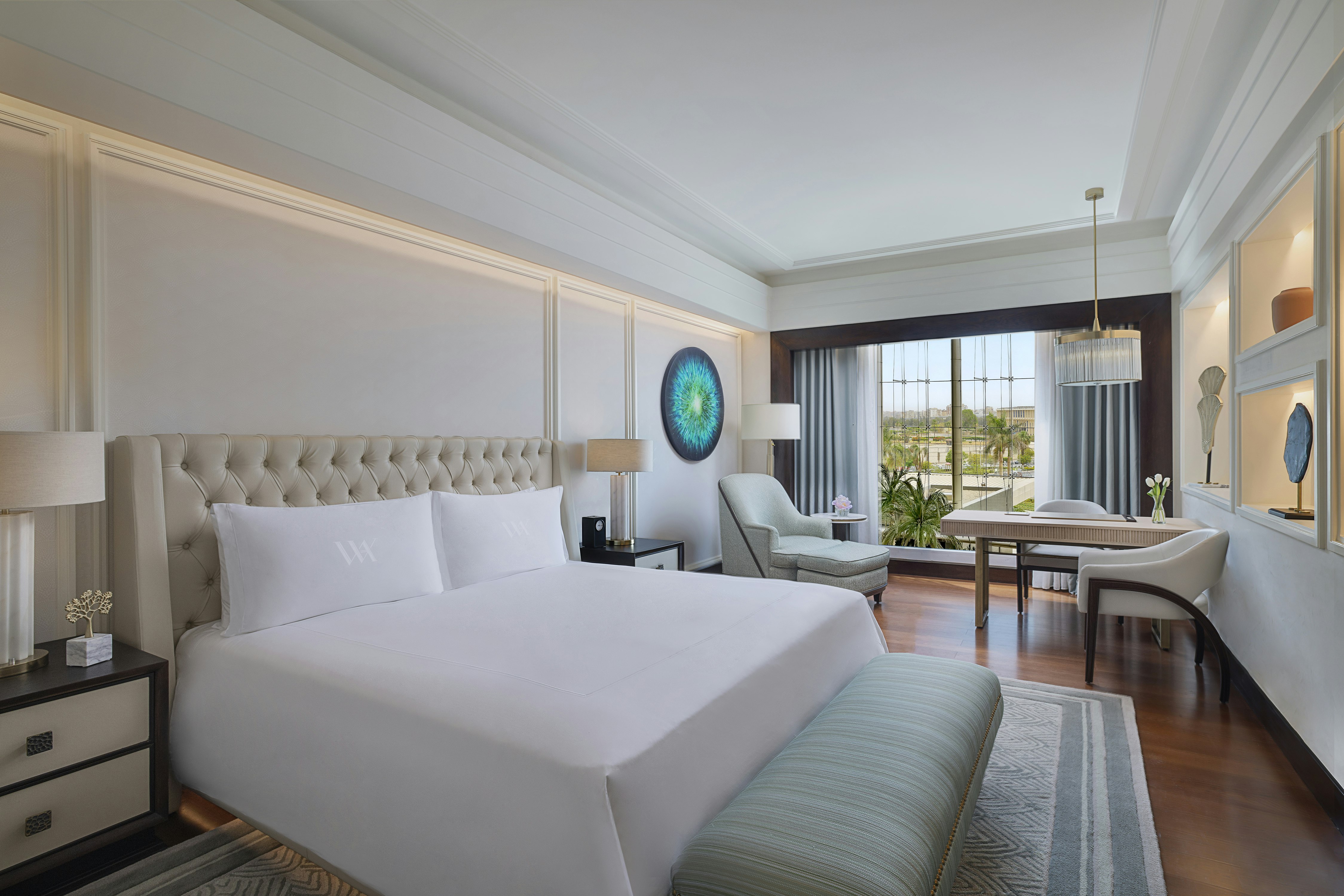 PREMIER, KING BED