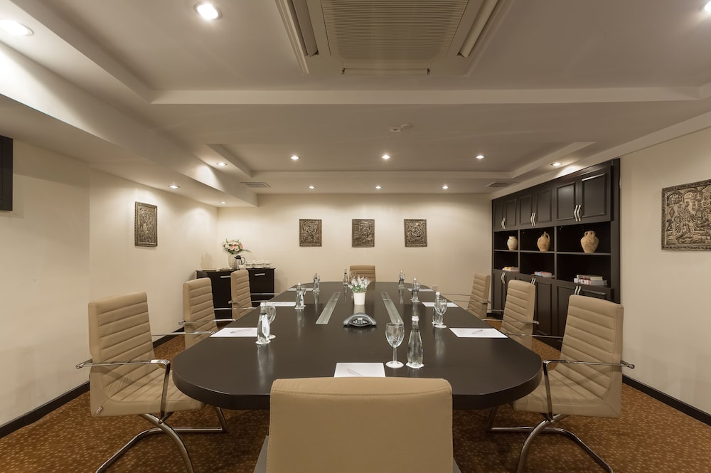Dogan Hotel 65/72