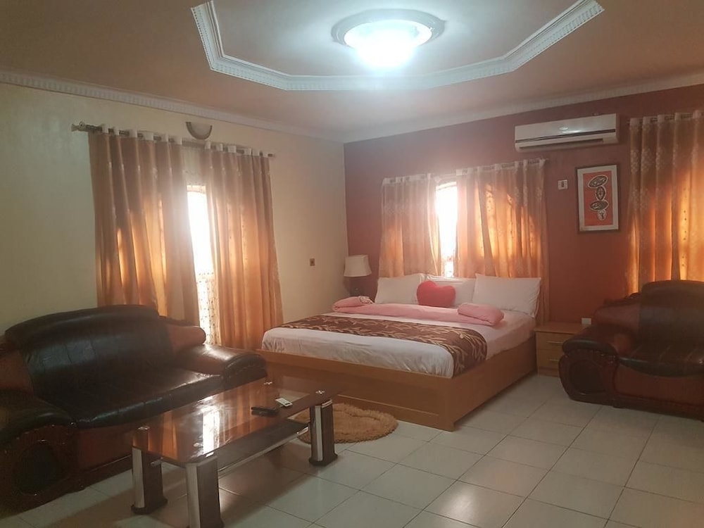 Hallmark Suites - Abeokuta 4/18