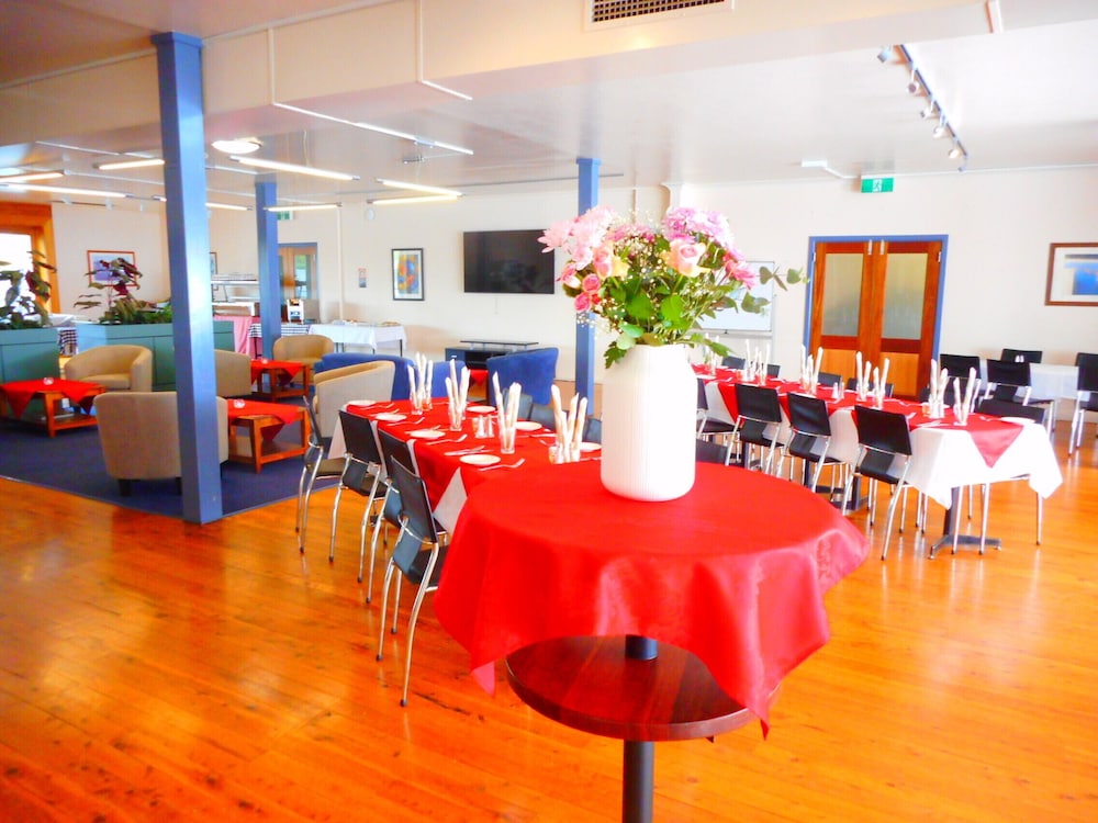 Townhouse Motel Cowra 42/56