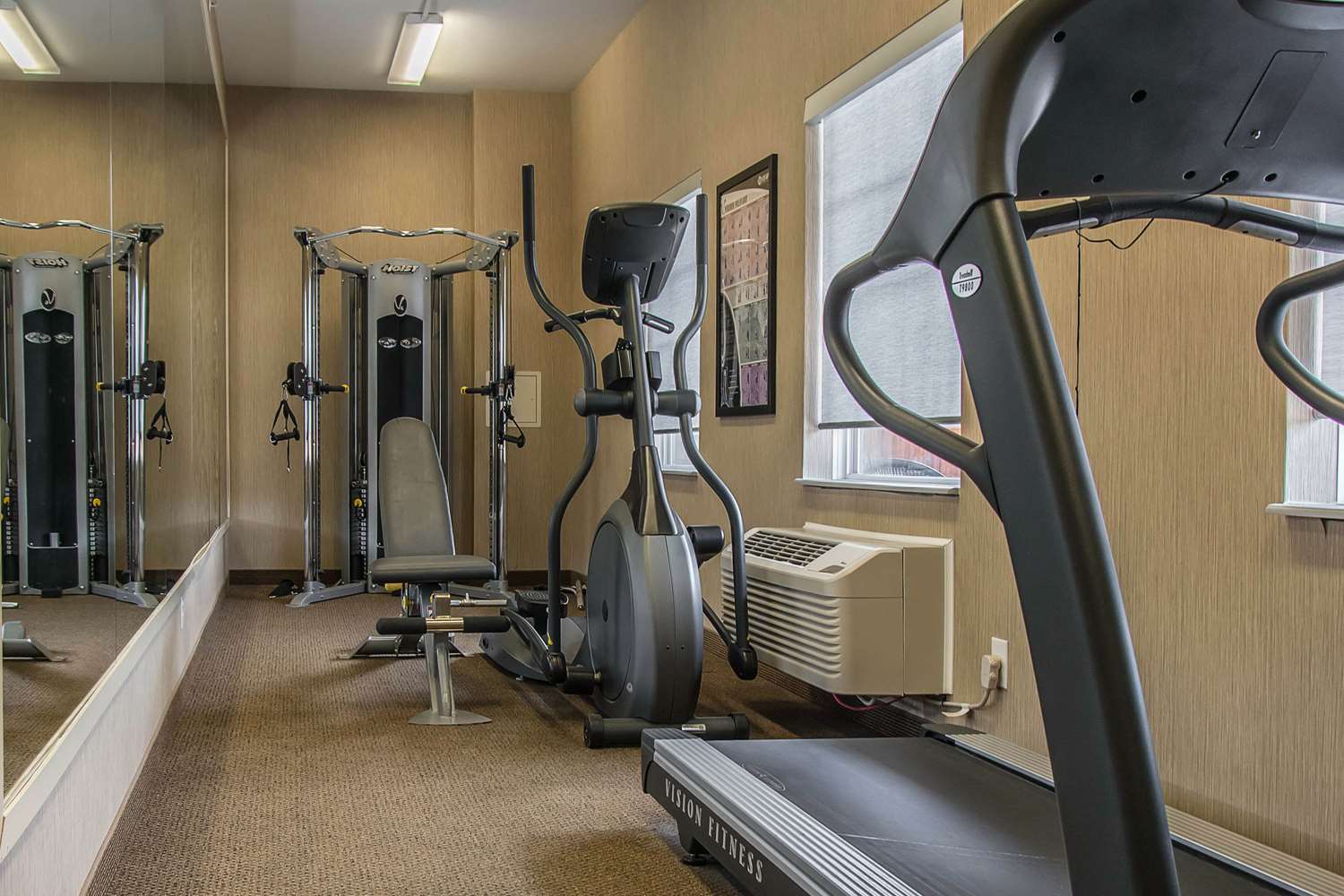 MainStay Suites Winnipeg Airport 19/39