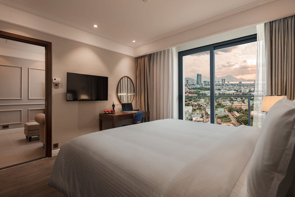 Altara Suites Da Nang 9/50