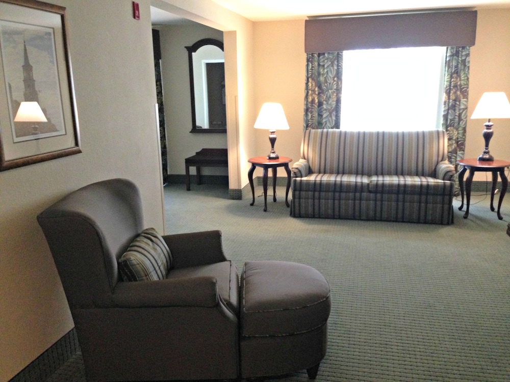 Wingate By Wyndham Charleston University Boulevard 9/23