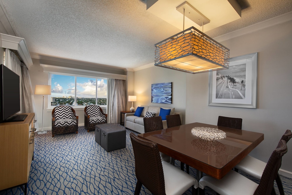 Marriott S Beachplace Towers 18/27