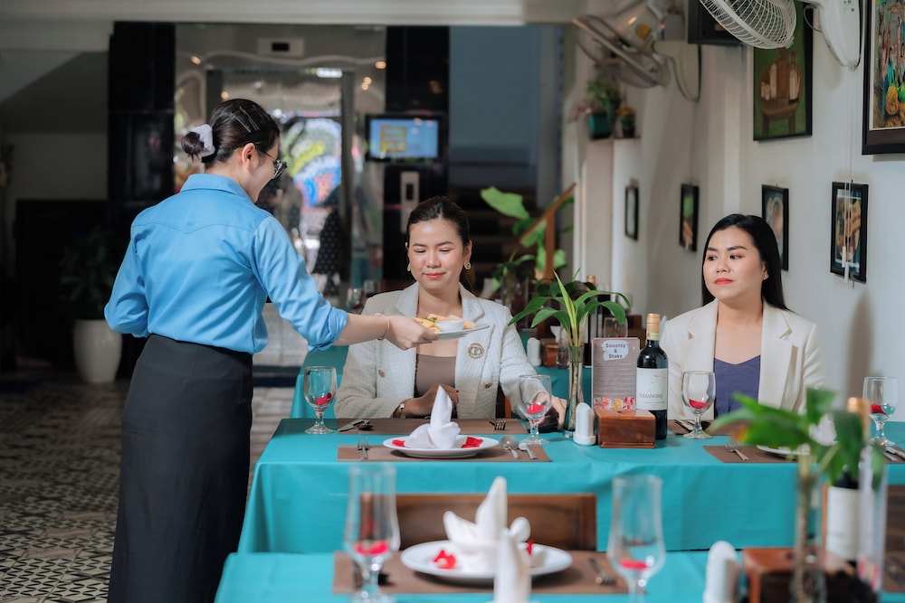 Grand Elevation Hotel 55/65