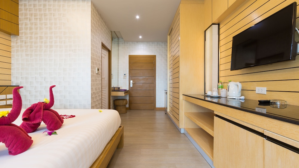 Anda Beachside Hotel 32/85