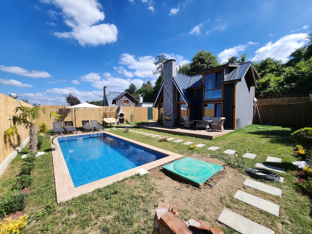 Mayan Bungalows 24/42