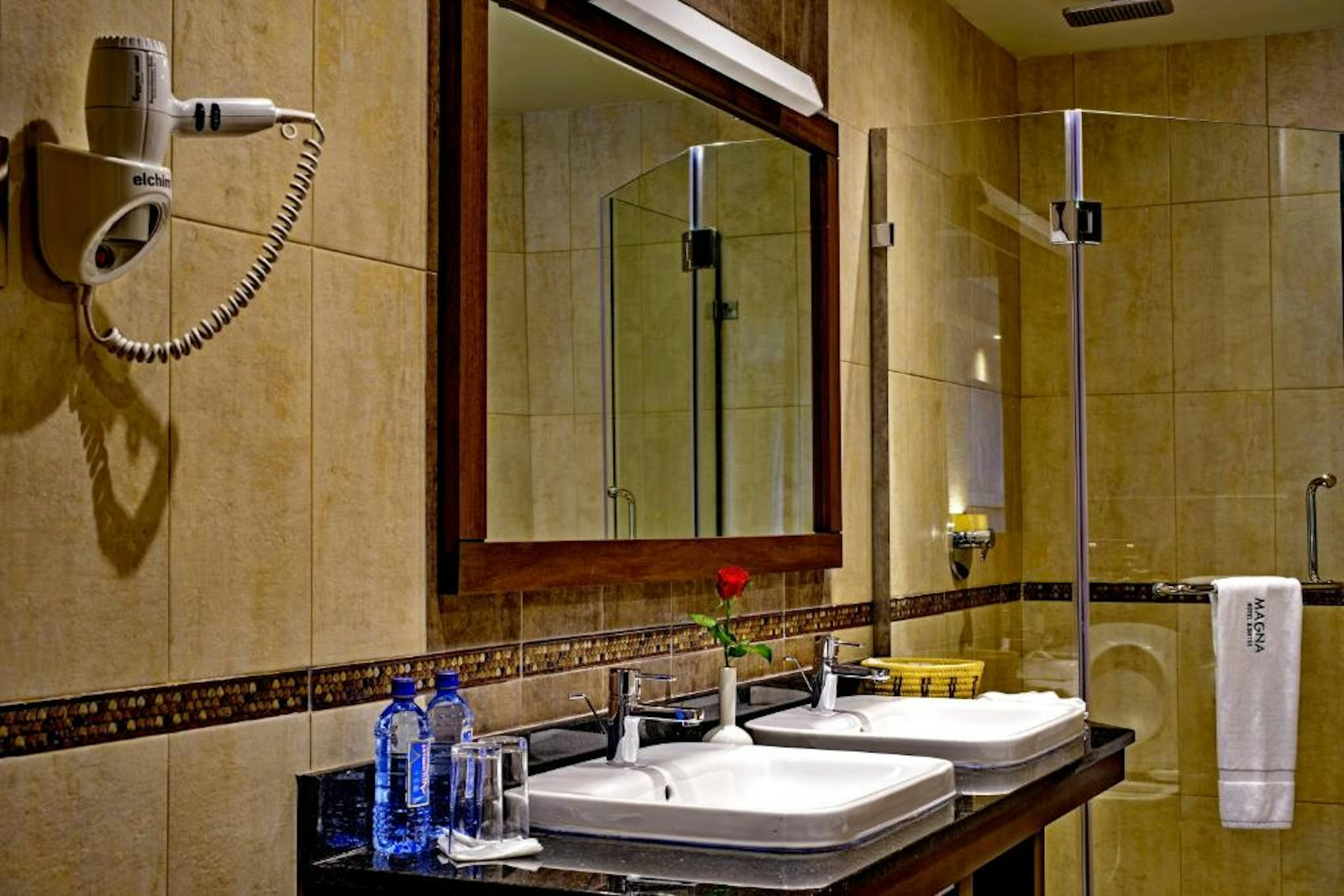Magna Hotel And Suites 15/15