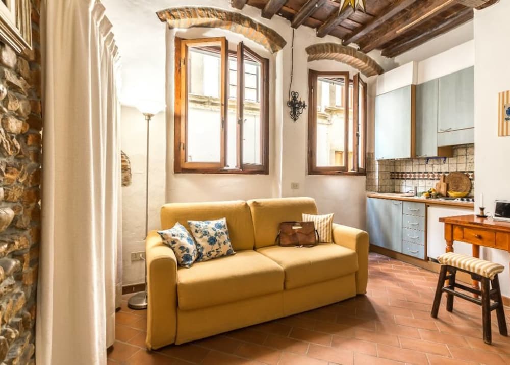 Mini Studio in the Heart of Florence 16/24