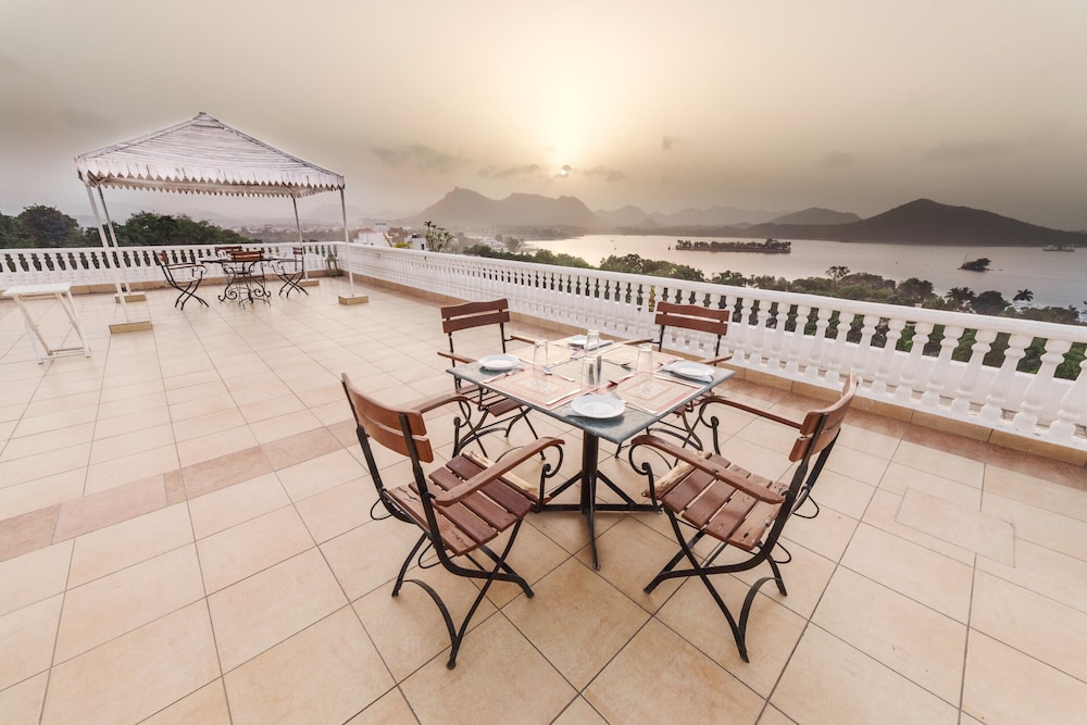 Hotel Hilltop Palace 25/29