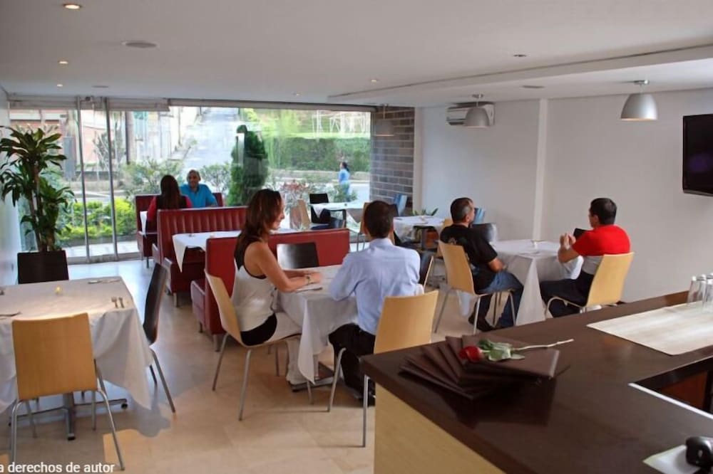 Hotel Porton Sabaneta 45/50