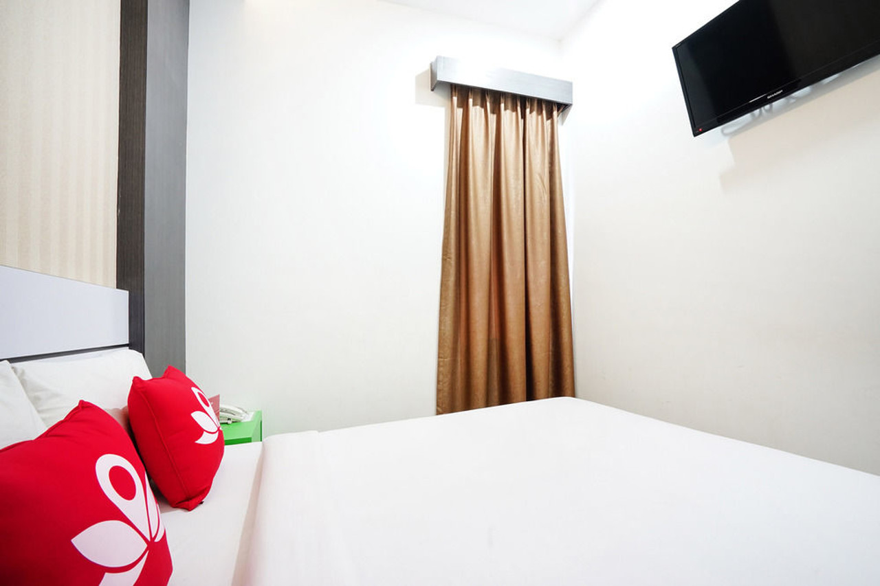 Zen Rooms Near Mitra Raya 11/14