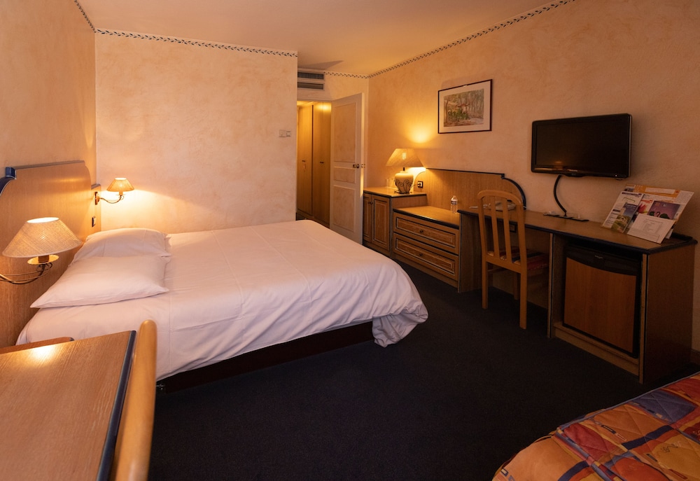 Hotel Ibis Styles Draguignan 12/50