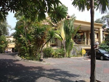 Lotus Garden Hotel 36/43