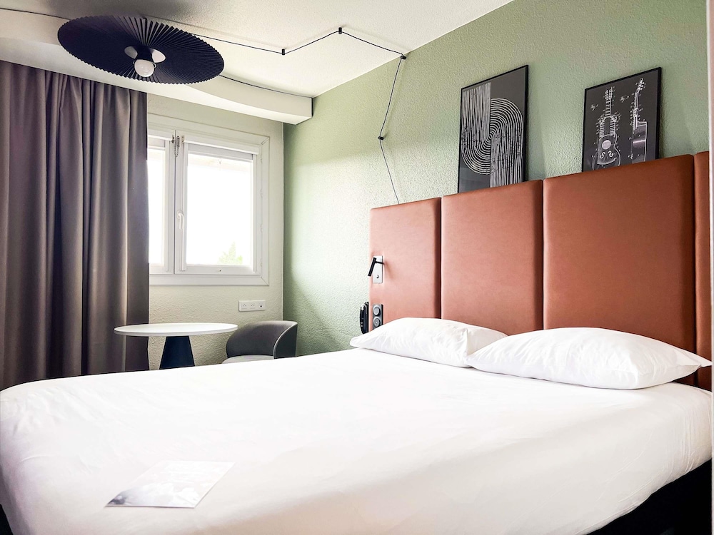 IBIS NIMES OUEST 21/67