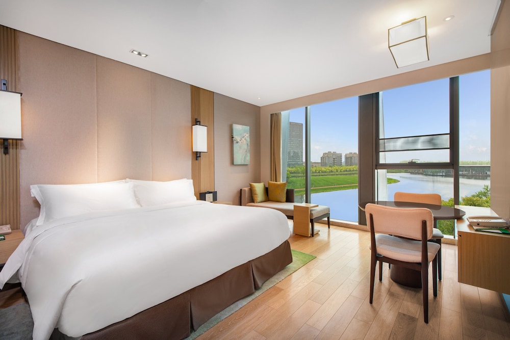 Standard, King Bed