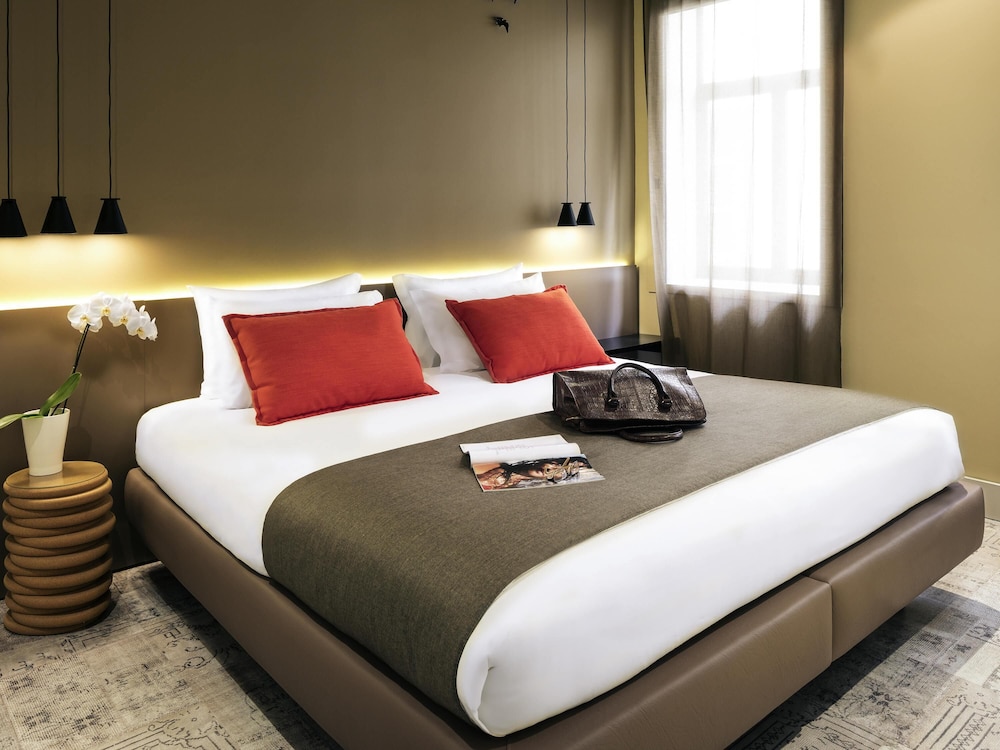 FAMILY SUITE, KING BED, SOFA